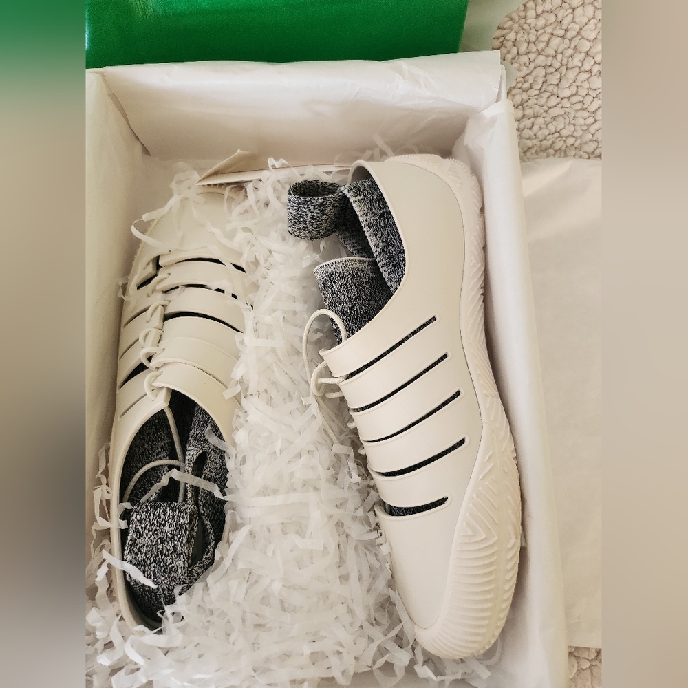 Bottega size 36 new in box with dust bag. Cream color sneakers. Rubber climber